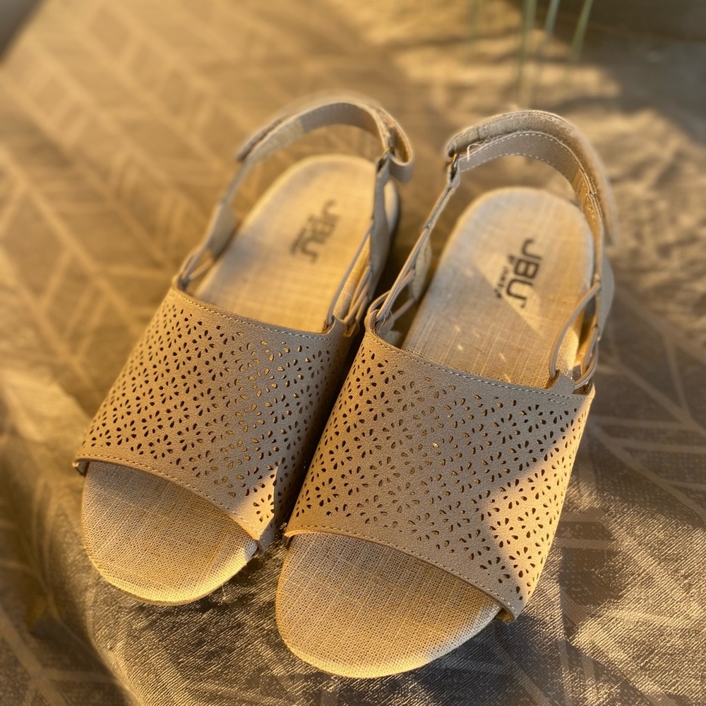 JBU Sandals - Picture 10 of 15